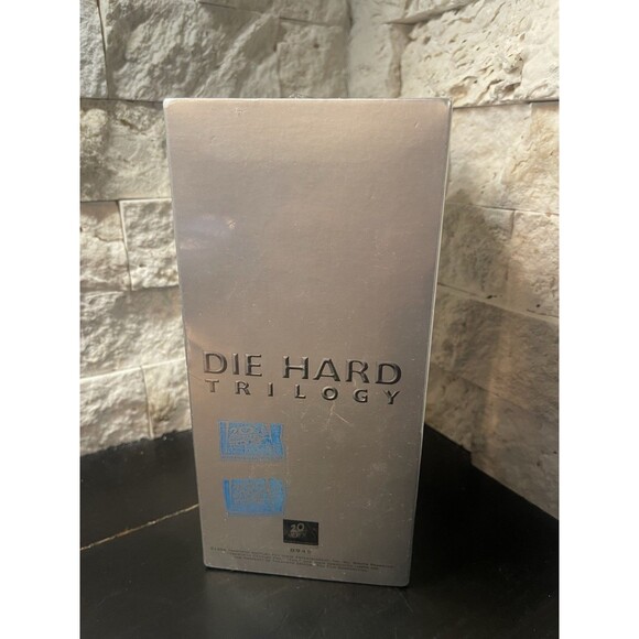Die Hard Trilogy Collection (VHS, 1996, 3-Tape Set) Bruce Willis New Sealed Mark - Picture 3 of 5